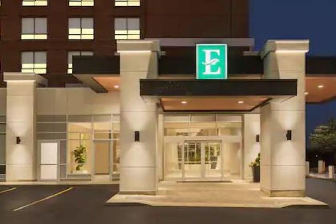 Embassy Suites By Hilton Toronto Airport Bagian luar foto