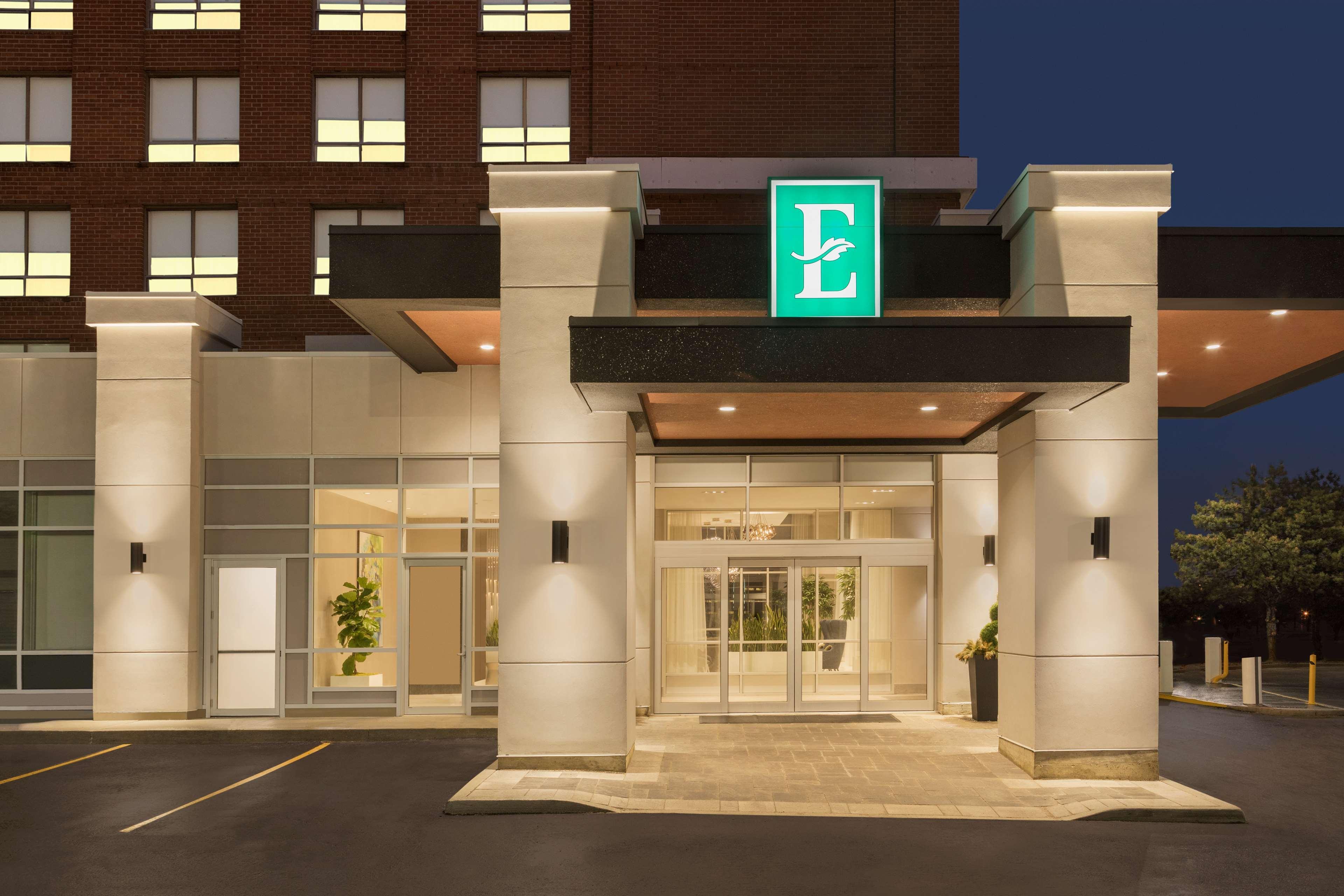 Embassy Suites By Hilton Toronto Airport Bagian luar foto