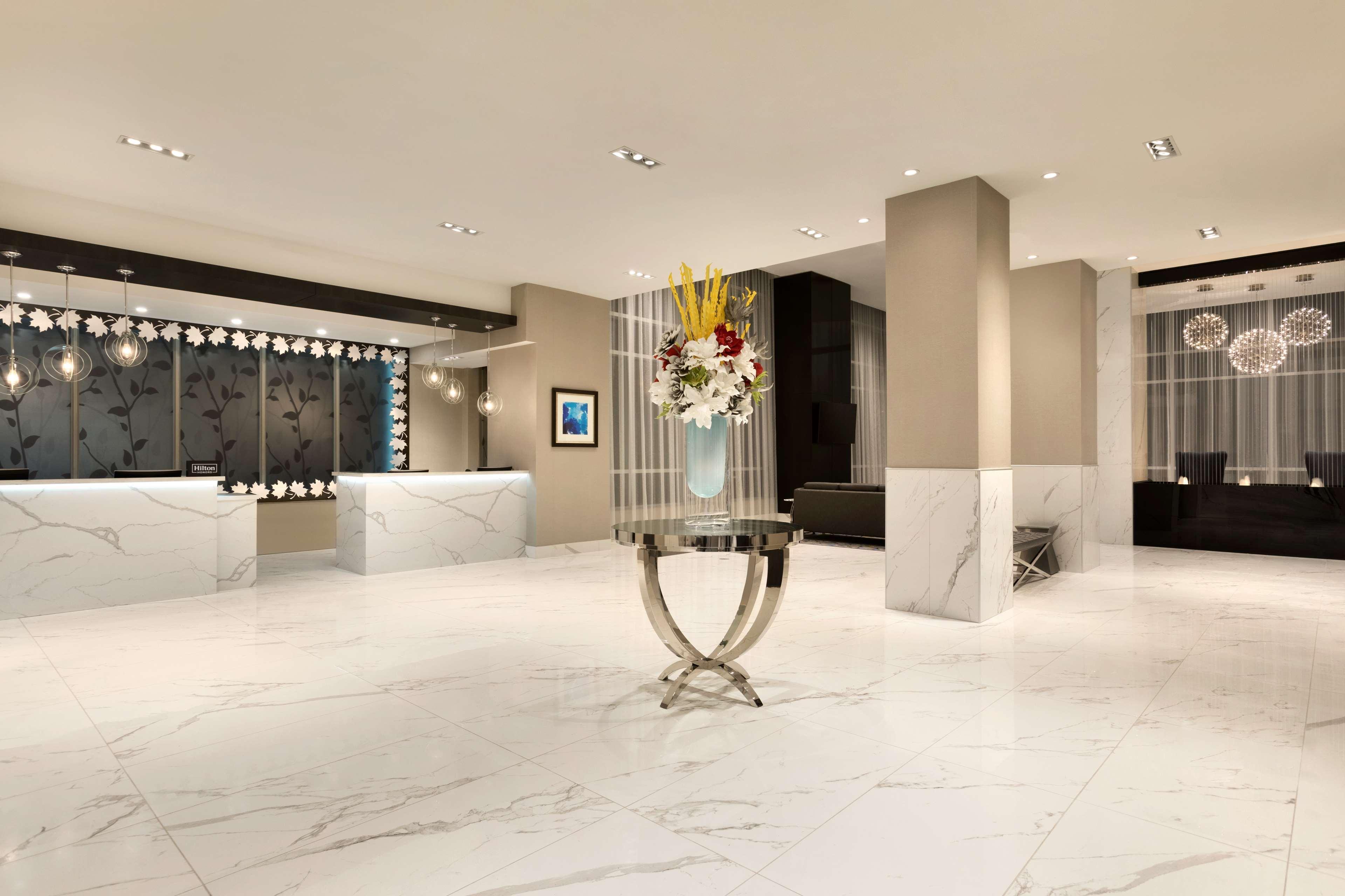 Embassy Suites By Hilton Toronto Airport Bagian luar foto
