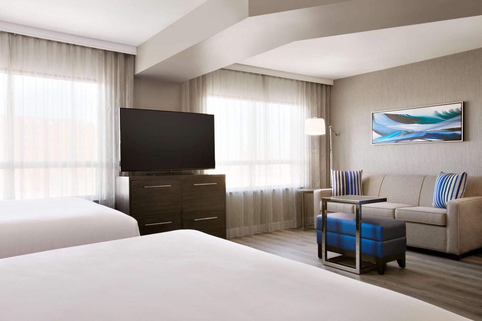 Embassy Suites By Hilton Toronto Airport Bagian luar foto