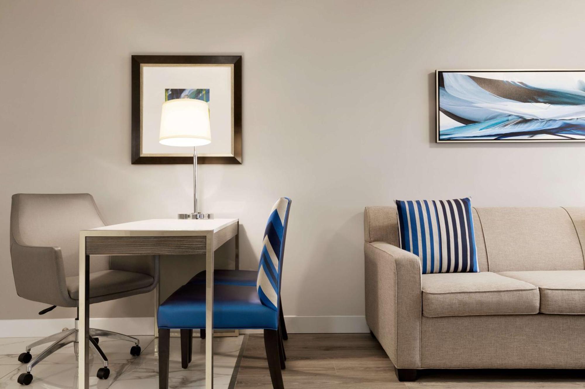 Embassy Suites By Hilton Toronto Airport Bagian luar foto
